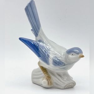 Vintage Gilde  Craft Bird Figurine.  Excellent vintage condition